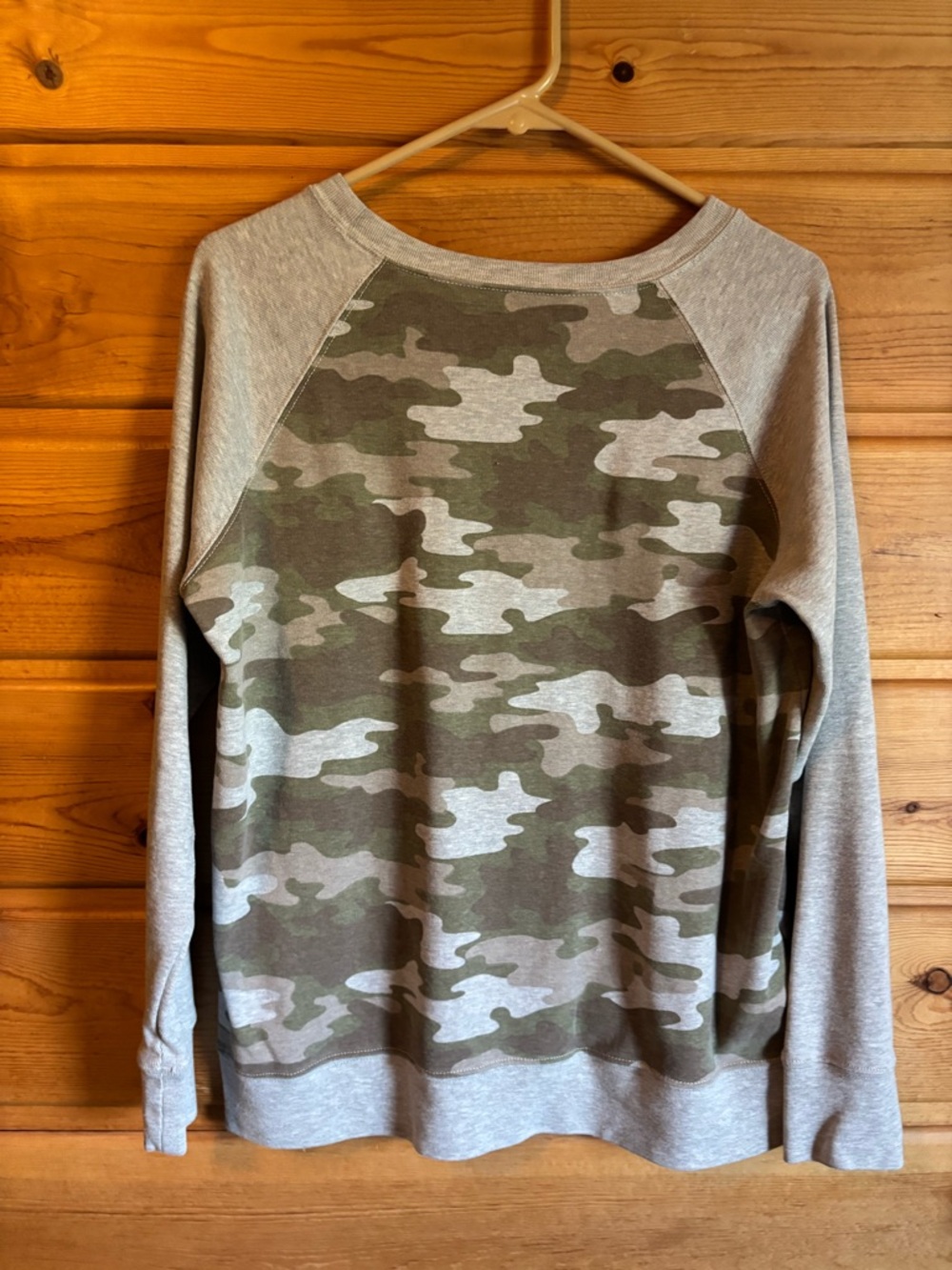 Eddie Bauer Gray & Green Camo Raglan Sweatshirt